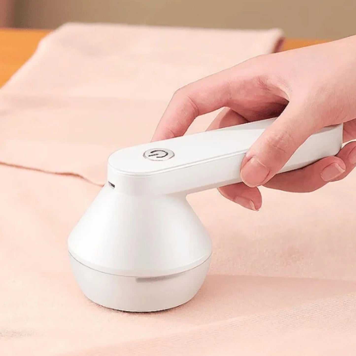 Premium Electric Lint Remover – Restore Your Clothes in Seconds